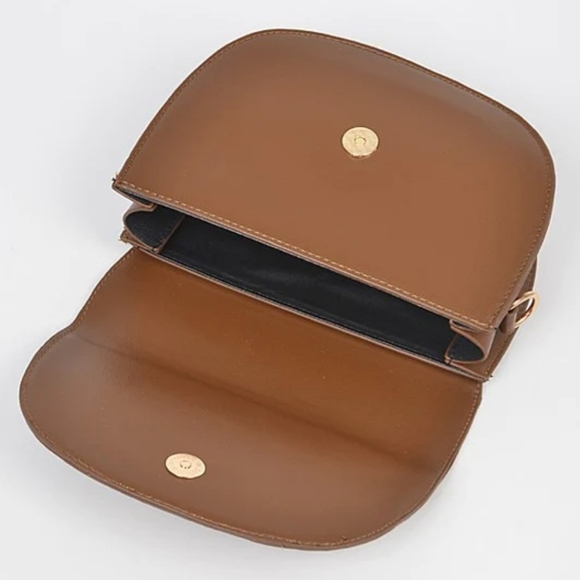 Chainlink Crossbody Bag - Picture 2 of 4